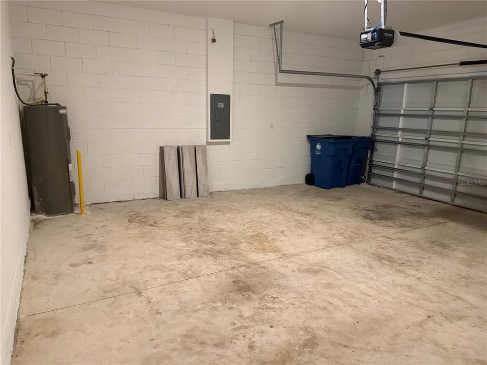 En Venta: $280,000 (4 camas, 2 baños, 1600 Pies cuadrados)