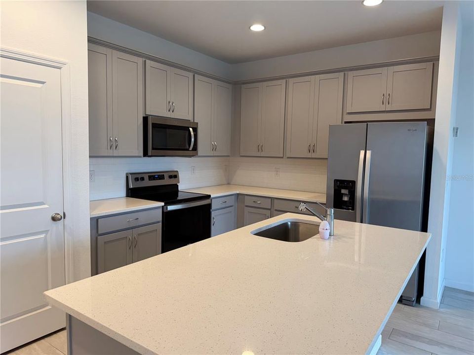 En Venta: $280,000 (4 camas, 2 baños, 1600 Pies cuadrados)