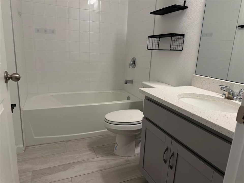 En Venta: $280,000 (4 camas, 2 baños, 1600 Pies cuadrados)