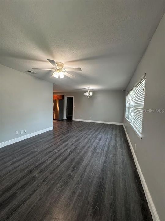 For Sale: $369,900 (3 beds, 2 baths, 1092 Square Feet)