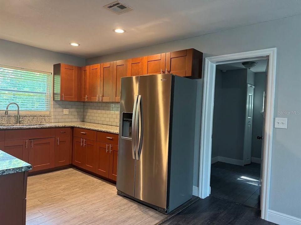 For Sale: $369,900 (3 beds, 2 baths, 1092 Square Feet)