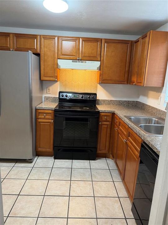 For Sale: $329,000 (3 beds, 1 baths, 1150 Square Feet)