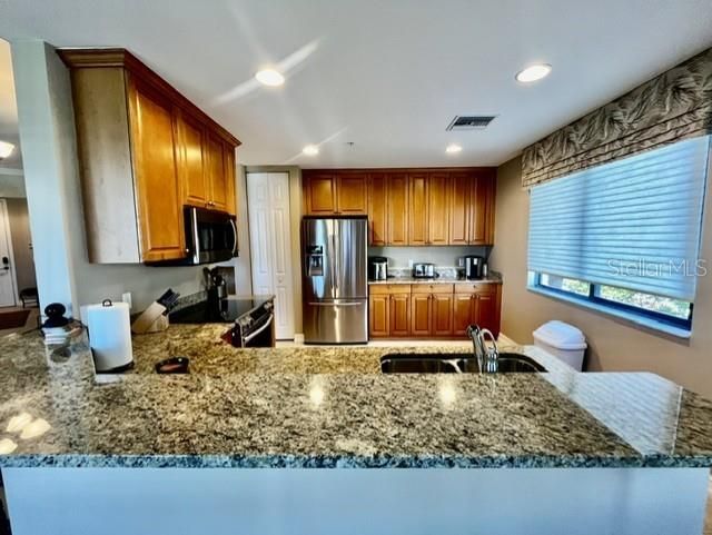 For Sale: $325,000 (2 beds, 2 baths, 1803 Square Feet)