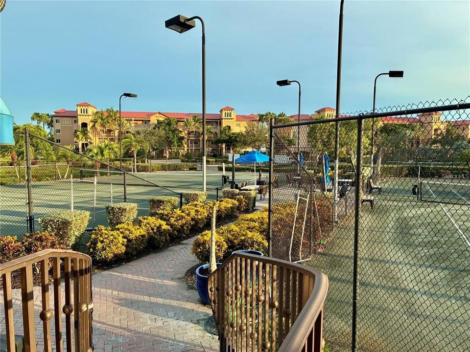 For Sale: $325,000 (2 beds, 2 baths, 1803 Square Feet)