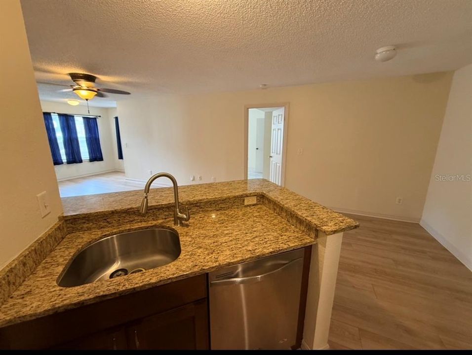 For Rent: $1,550 (2 beds, 2 baths, 1101 Square Feet)