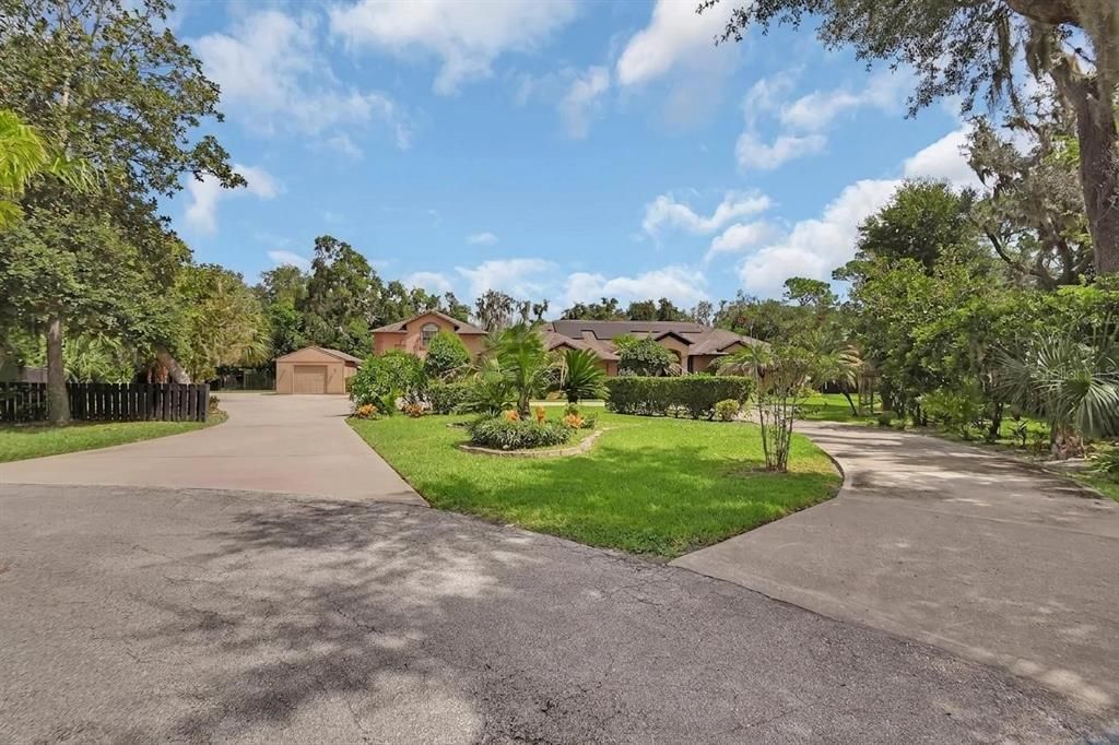 For Sale: $1,300,000 (5 beds, 3 baths, 3970 Square Feet)
