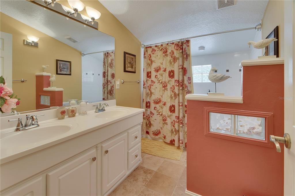 For Sale: $1,300,000 (5 beds, 3 baths, 3970 Square Feet)