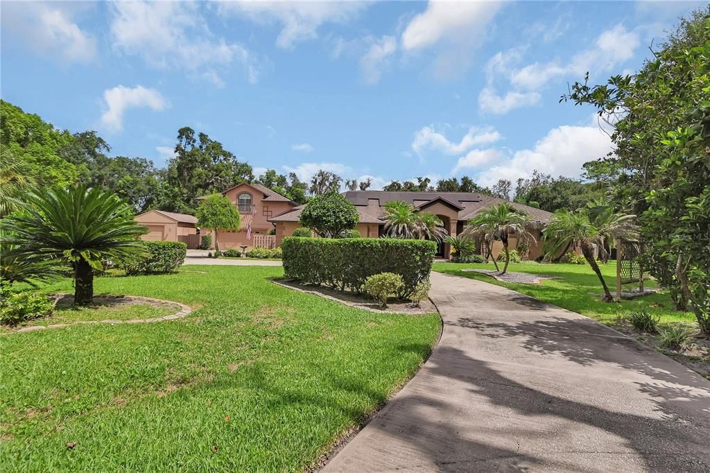 For Sale: $1,300,000 (5 beds, 3 baths, 3970 Square Feet)