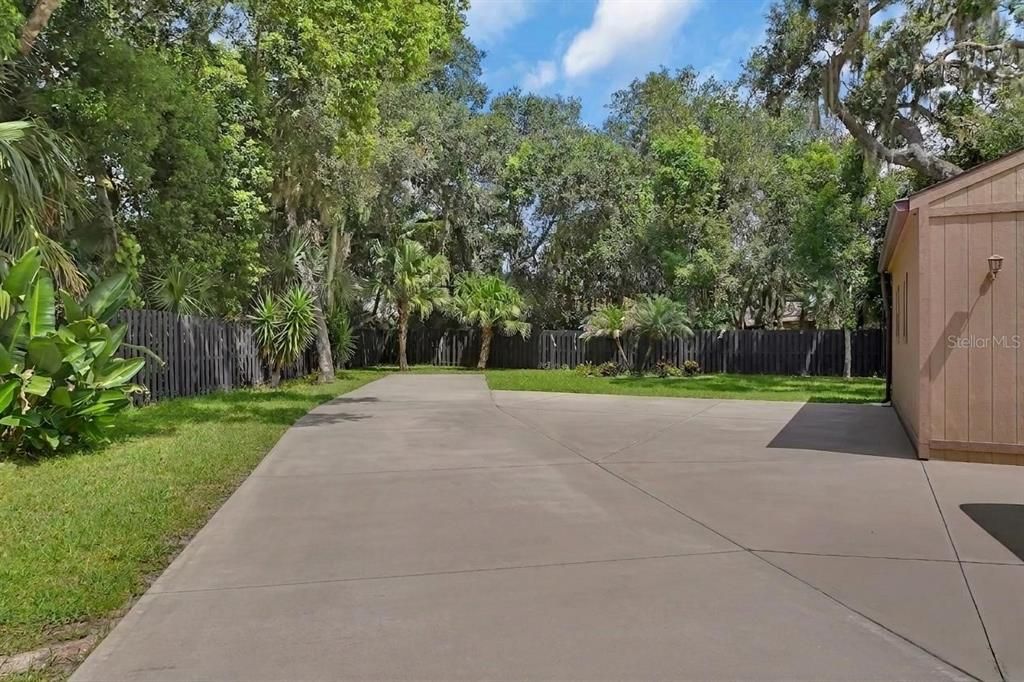 For Sale: $1,300,000 (5 beds, 3 baths, 3970 Square Feet)