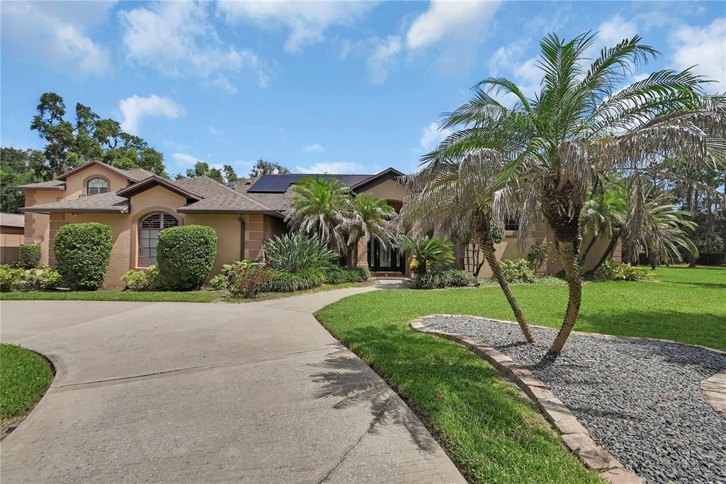 For Sale: $1,300,000 (5 beds, 3 baths, 3970 Square Feet)