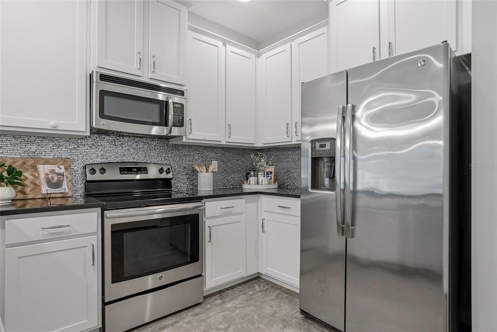For Sale: $429,999 (3 beds, 2 baths, 2034 Square Feet)