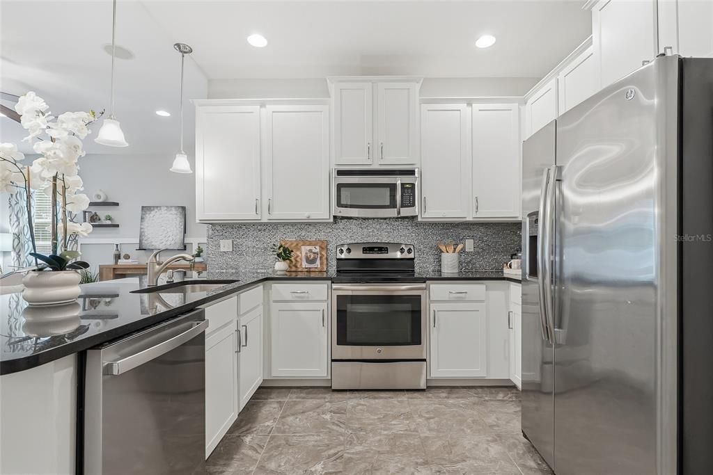For Sale: $429,999 (3 beds, 2 baths, 2034 Square Feet)