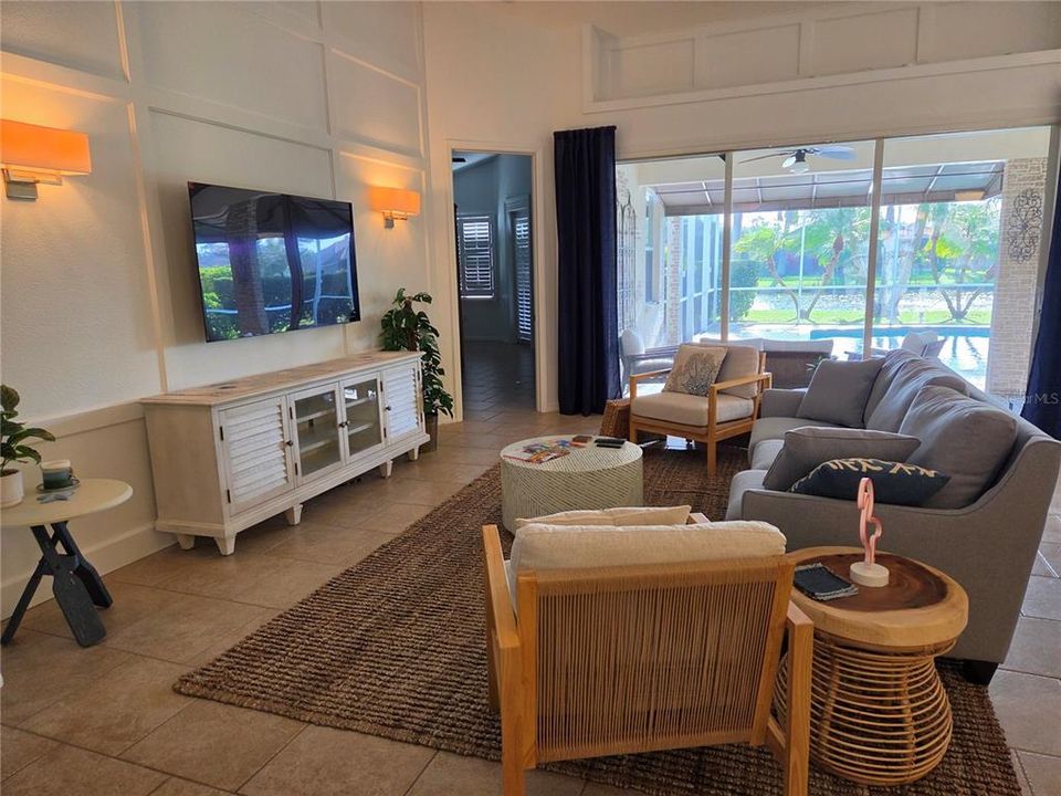 For Rent: $3,000 (2 beds, 2 baths, 1738 Square Feet)