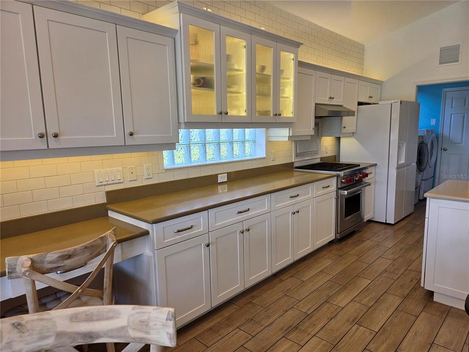For Rent: $3,000 (2 beds, 2 baths, 1738 Square Feet)