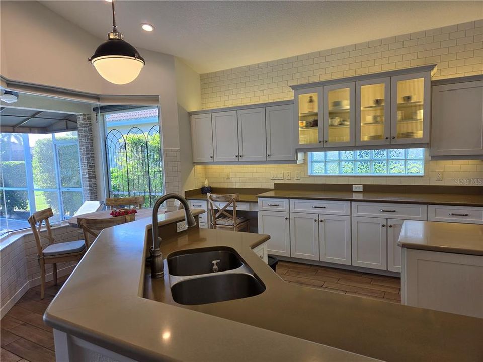 For Rent: $3,000 (2 beds, 2 baths, 1738 Square Feet)