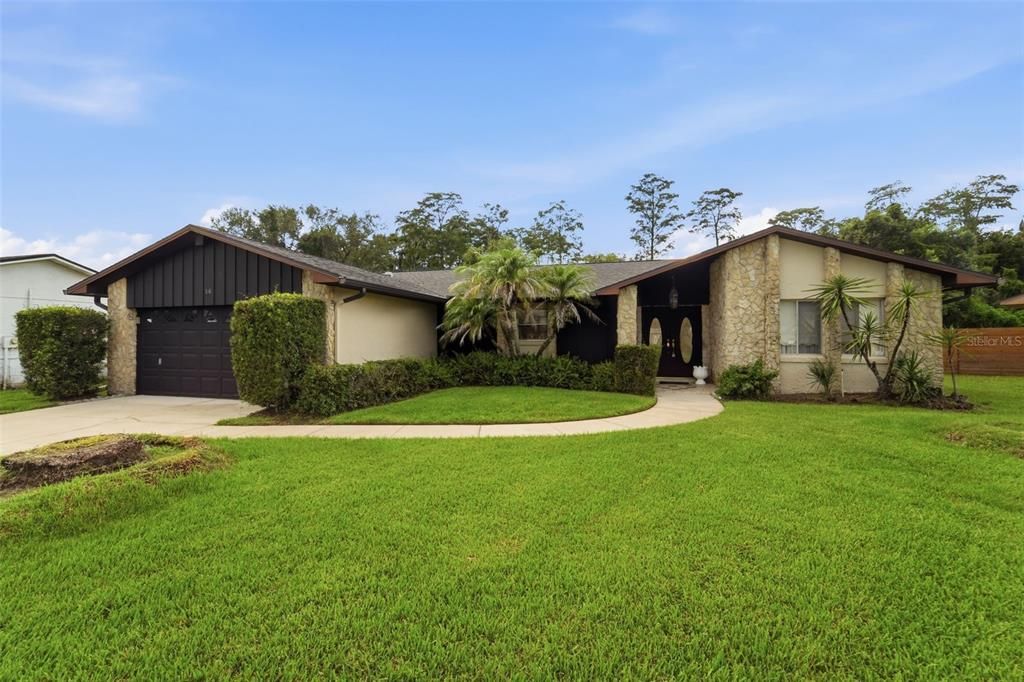 For Sale: $485,000 (3 beds, 2 baths, 2203 Square Feet)
