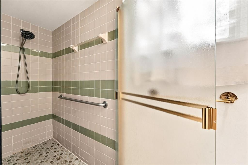 For Sale: $485,000 (3 beds, 2 baths, 2203 Square Feet)