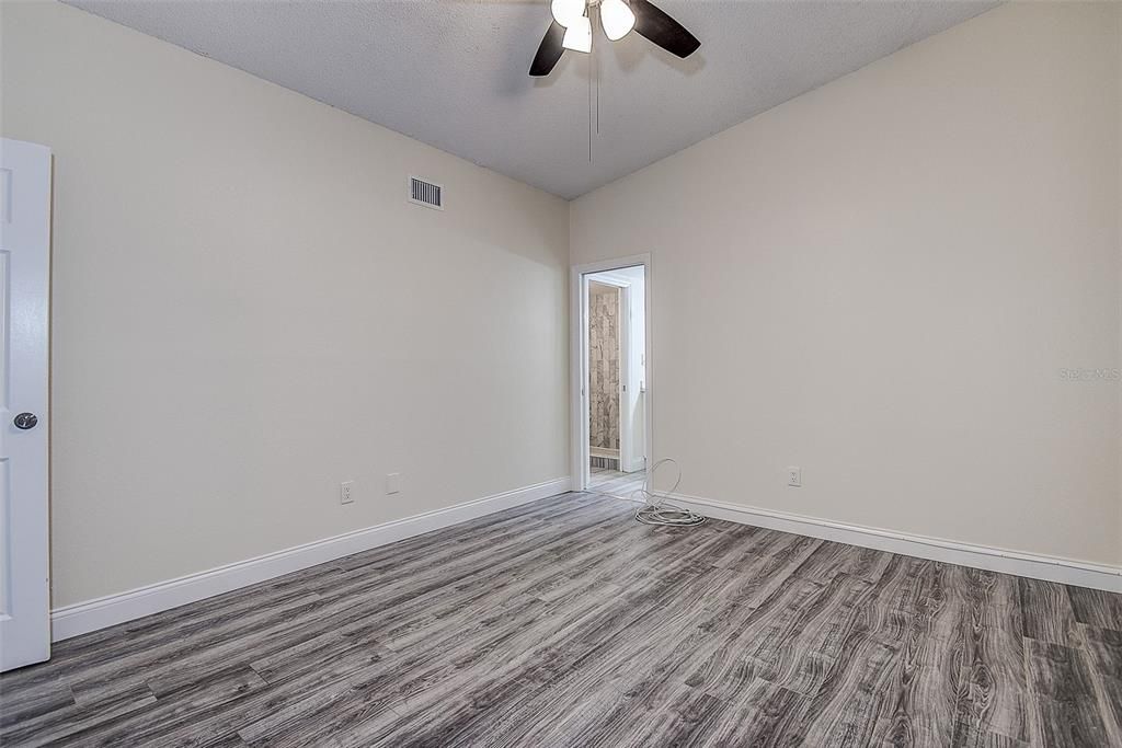 For Sale: $229,000 (3 beds, 2 baths, 1620 Square Feet)