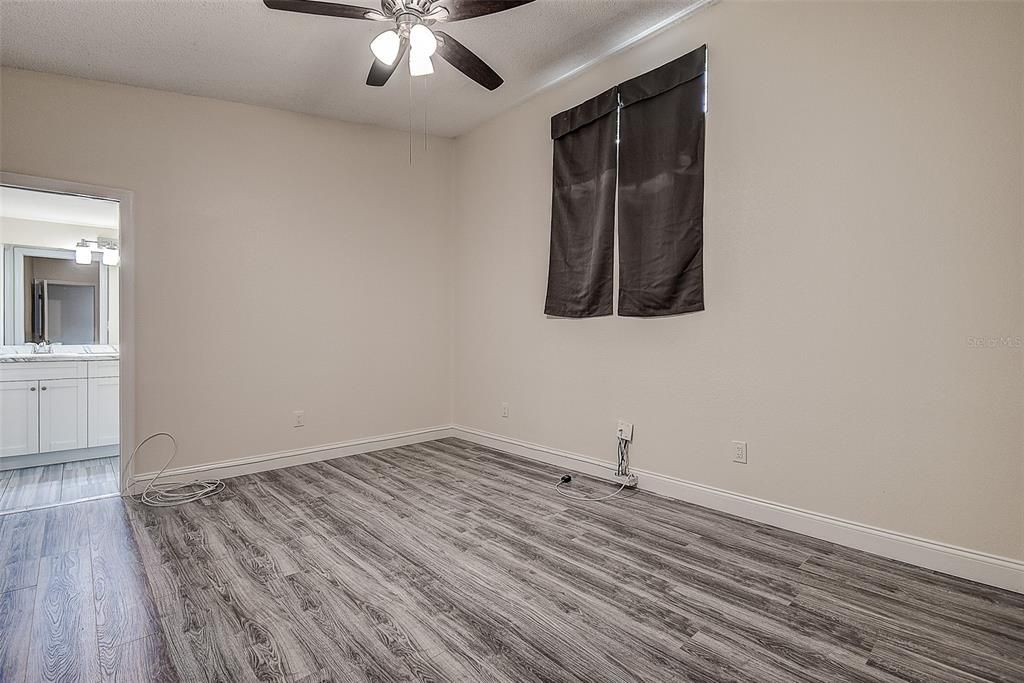 For Sale: $229,000 (3 beds, 2 baths, 1620 Square Feet)