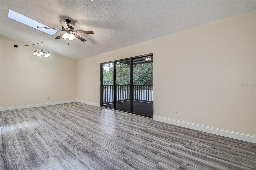 For Sale: $229,000 (3 beds, 2 baths, 1620 Square Feet)