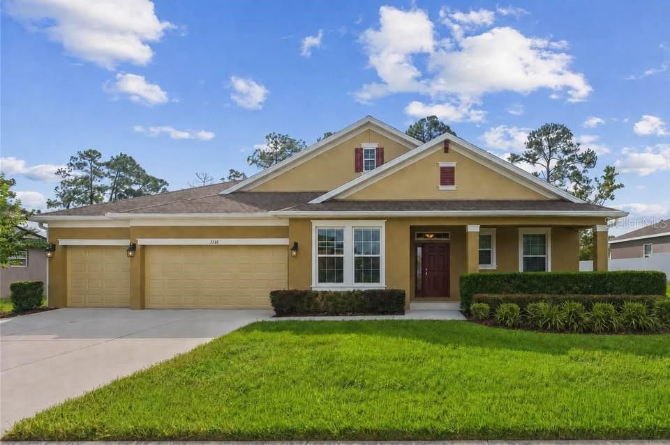 For Sale: $550,000 (4 beds, 3 baths, 2808 Square Feet)