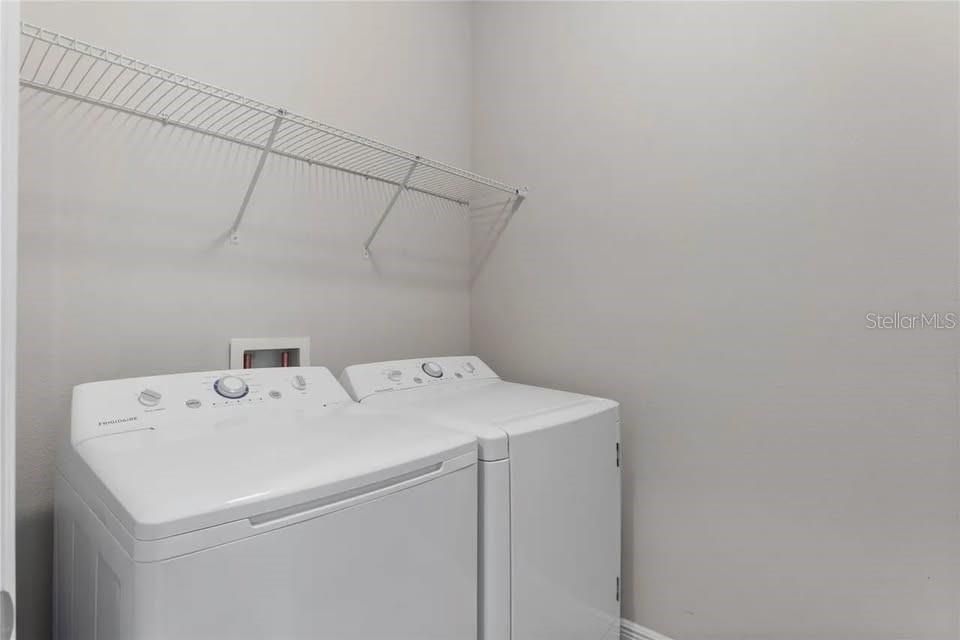 For Sale: $550,000 (4 beds, 3 baths, 2808 Square Feet)