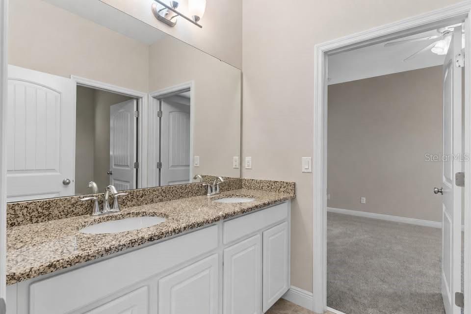 For Sale: $550,000 (4 beds, 3 baths, 2808 Square Feet)