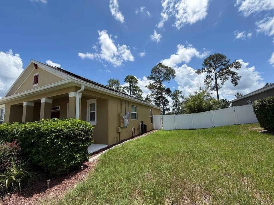 For Sale: $550,000 (4 beds, 3 baths, 2808 Square Feet)