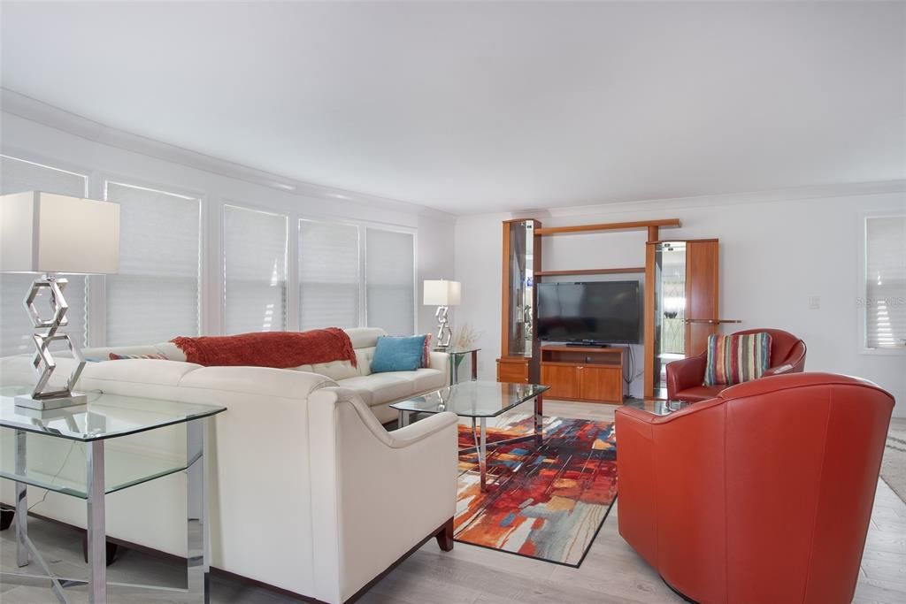 For Sale: $219,900 (2 beds, 2 baths, 1248 Square Feet)