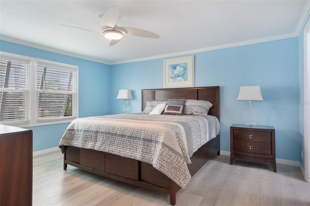 For Sale: $219,900 (2 beds, 2 baths, 1248 Square Feet)