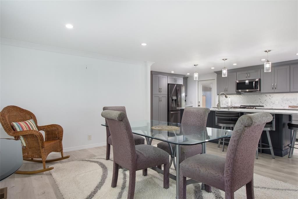 For Sale: $219,900 (2 beds, 2 baths, 1248 Square Feet)