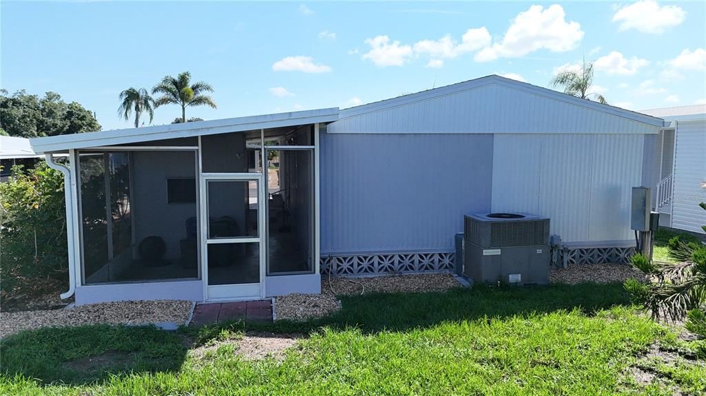 For Sale: $219,900 (2 beds, 2 baths, 1248 Square Feet)