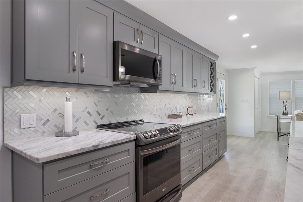 For Sale: $219,900 (2 beds, 2 baths, 1248 Square Feet)