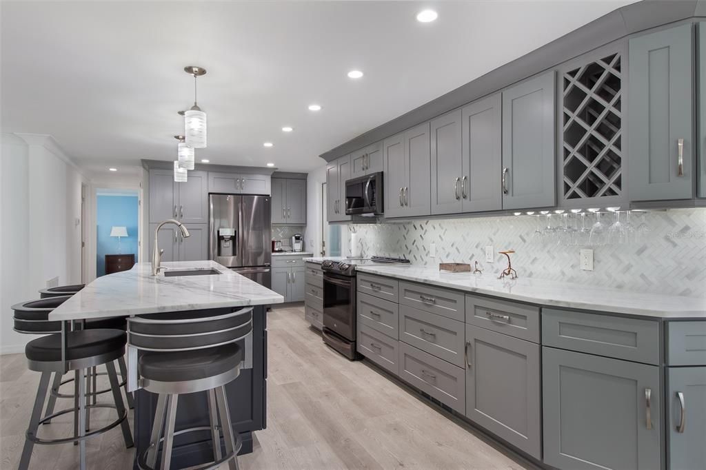 For Sale: $219,900 (2 beds, 2 baths, 1248 Square Feet)