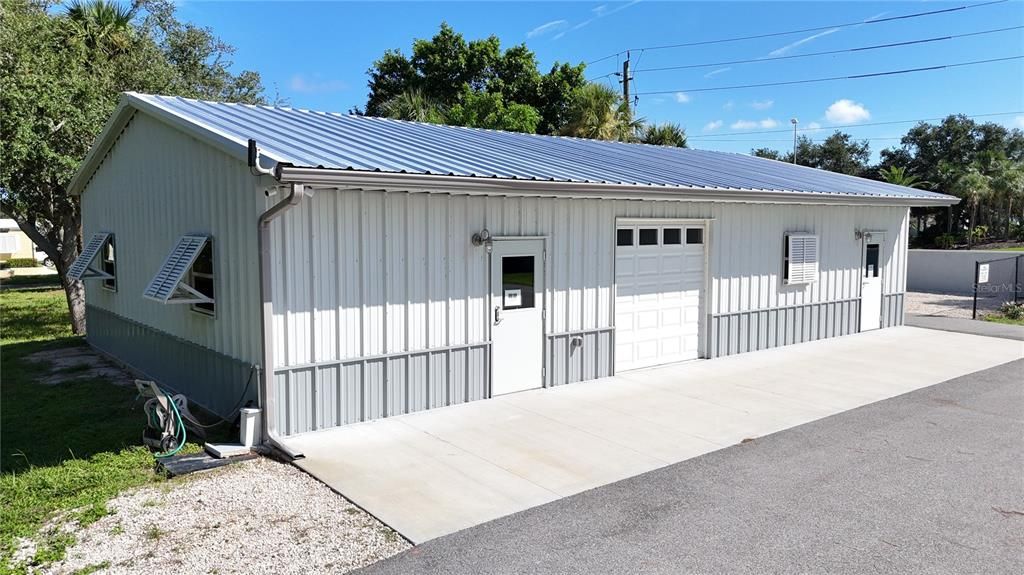 For Sale: $219,900 (2 beds, 2 baths, 1248 Square Feet)