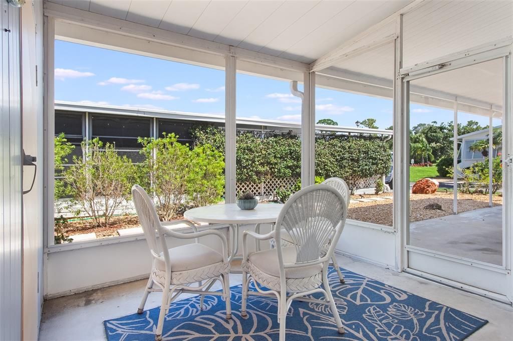 For Sale: $219,900 (2 beds, 2 baths, 1248 Square Feet)