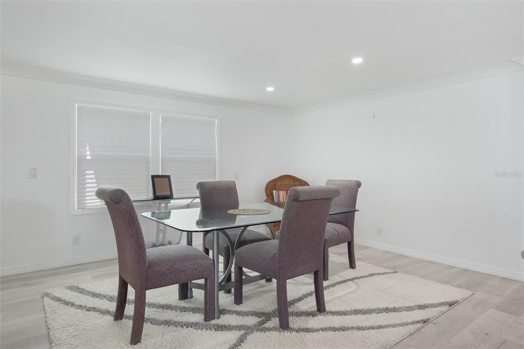 For Sale: $219,900 (2 beds, 2 baths, 1248 Square Feet)