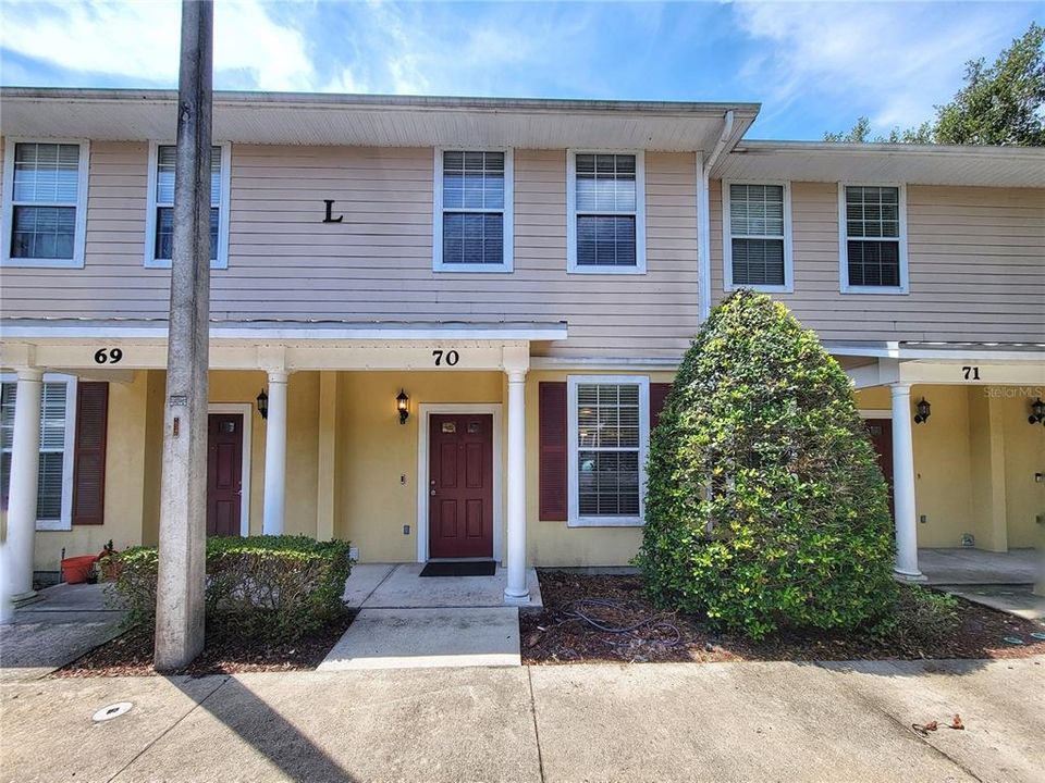 For Sale: $249,900 (2 beds, 2 baths, 1450 Square Feet)