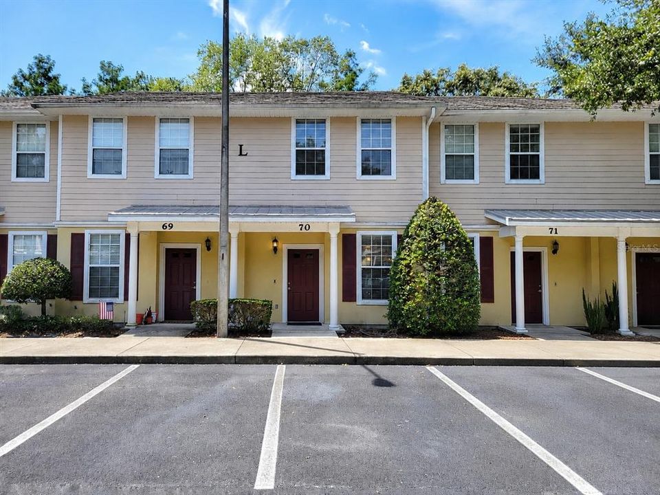 For Sale: $249,900 (2 beds, 2 baths, 1450 Square Feet)