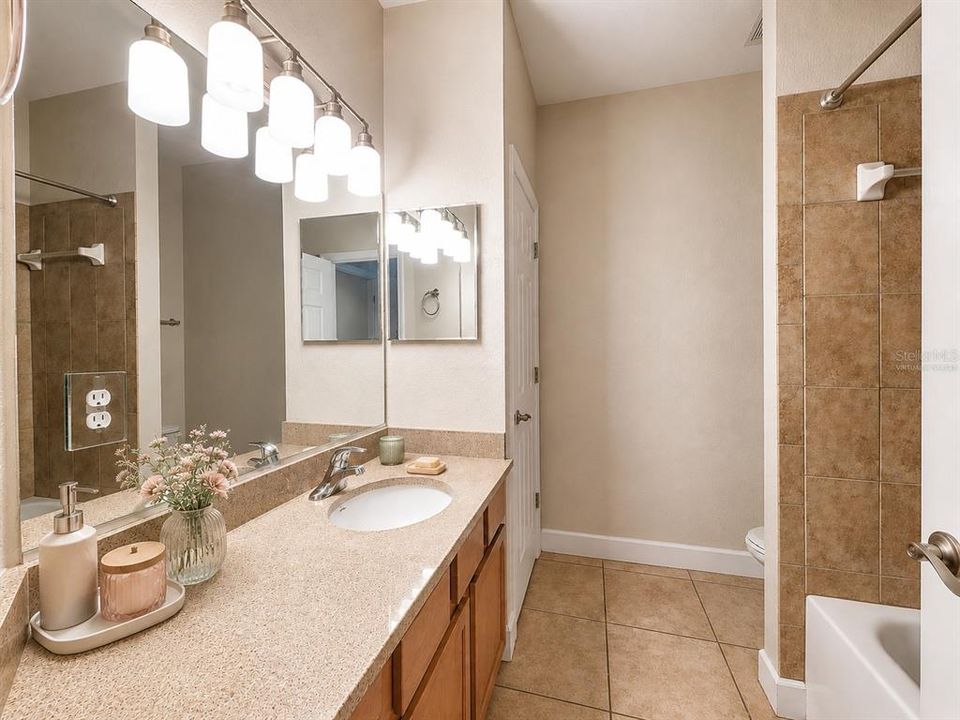 For Sale: $249,900 (2 beds, 2 baths, 1450 Square Feet)