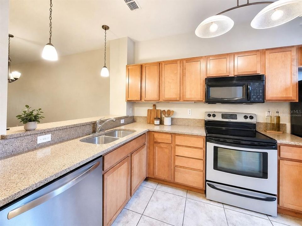 For Sale: $249,900 (2 beds, 2 baths, 1450 Square Feet)