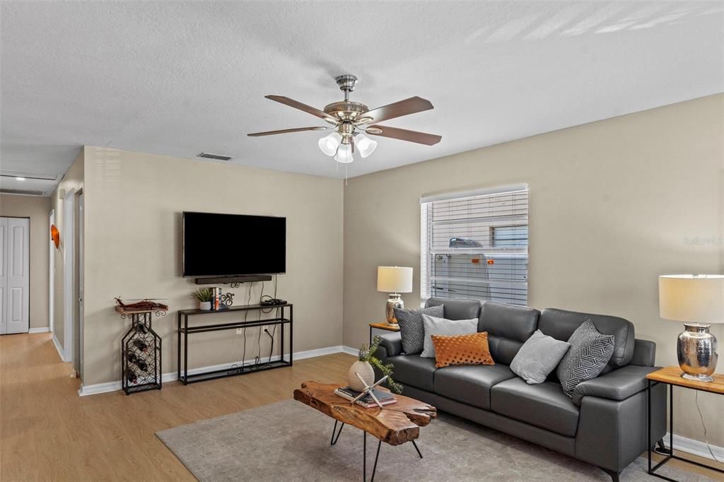 For Sale: $529,900 (3 beds, 2 baths, 1150 Square Feet)