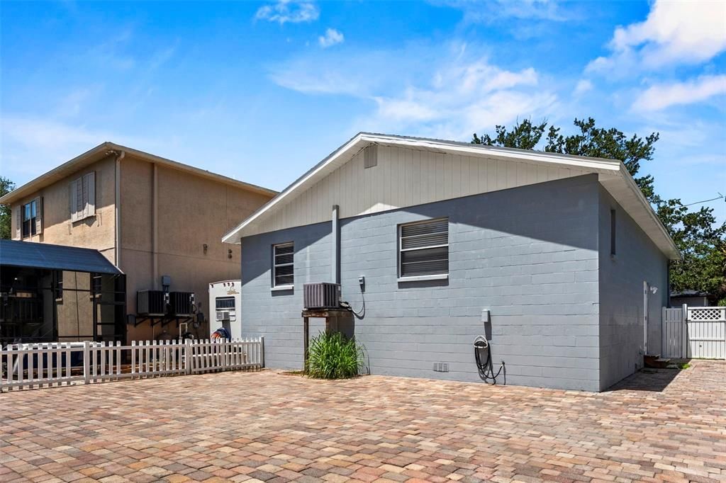 For Sale: $529,900 (3 beds, 2 baths, 1150 Square Feet)
