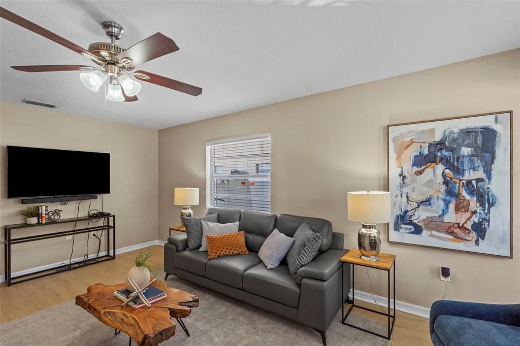 For Sale: $529,900 (3 beds, 2 baths, 1150 Square Feet)