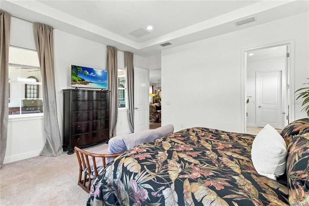 En Venta: $569,900 (3 camas, 3 baños, 2365 Pies cuadrados)