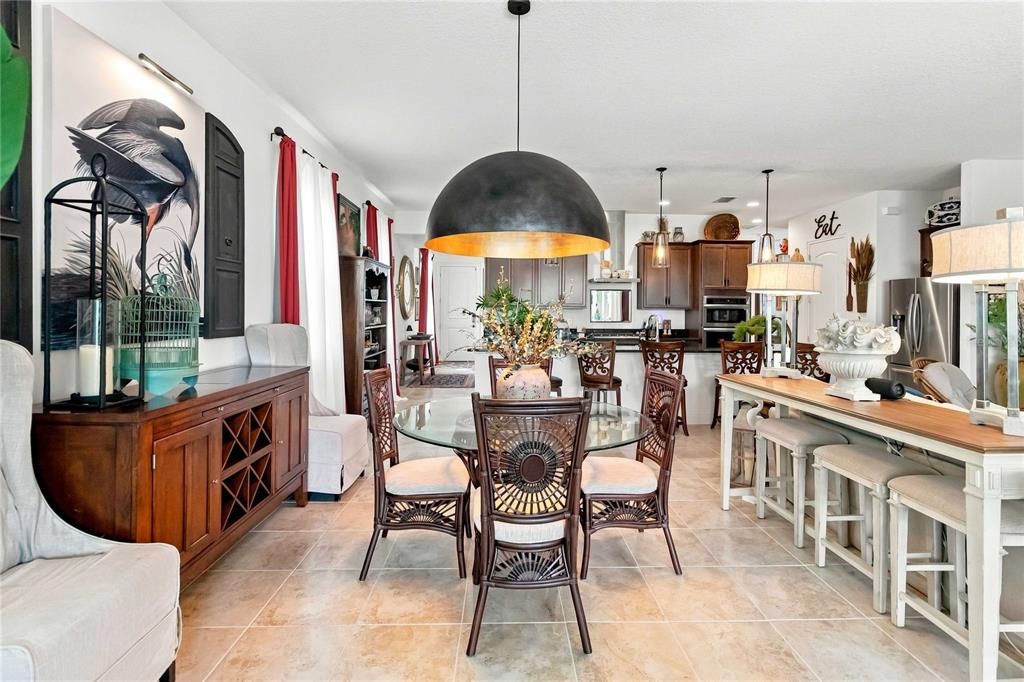 En Venta: $569,900 (3 camas, 3 baños, 2365 Pies cuadrados)