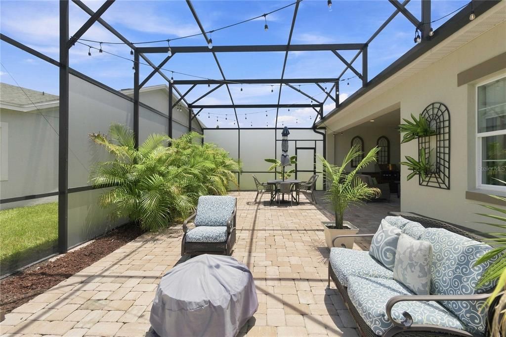 En Venta: $569,900 (3 camas, 3 baños, 2365 Pies cuadrados)