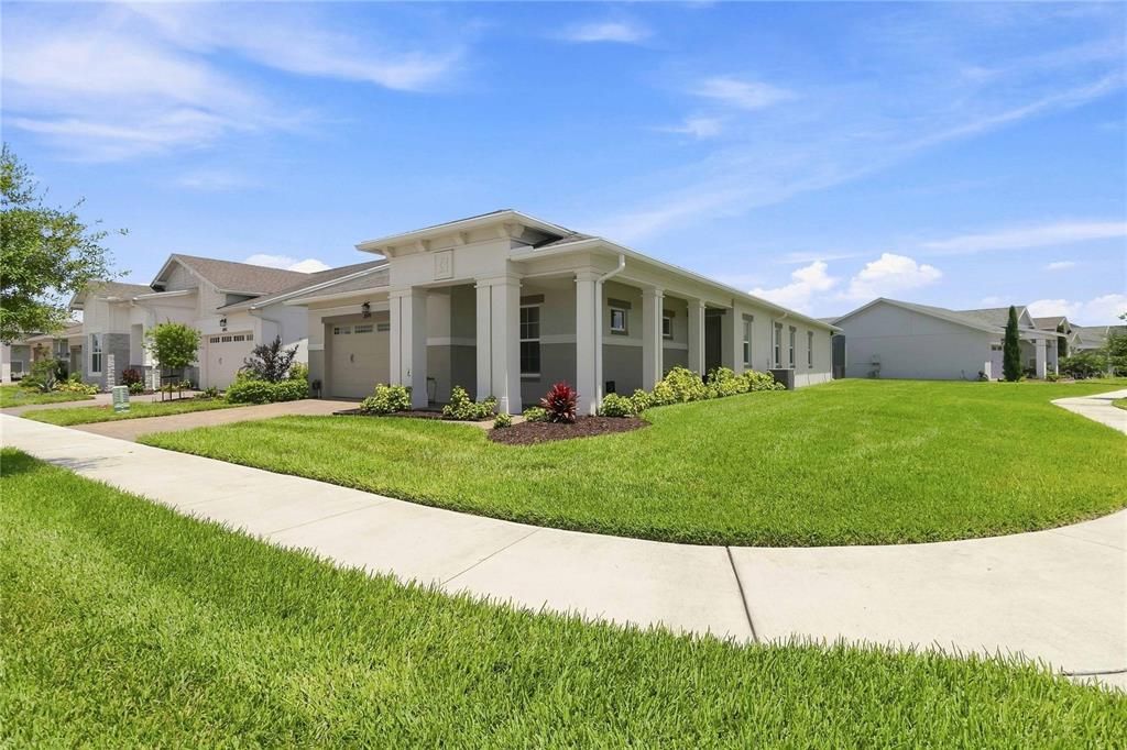 En Venta: $569,900 (3 camas, 3 baños, 2365 Pies cuadrados)