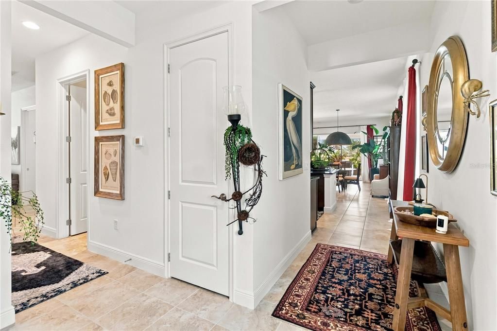 En Venta: $569,900 (3 camas, 3 baños, 2365 Pies cuadrados)