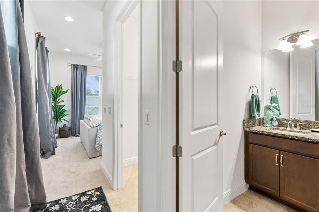 En Venta: $569,900 (3 camas, 3 baños, 2365 Pies cuadrados)